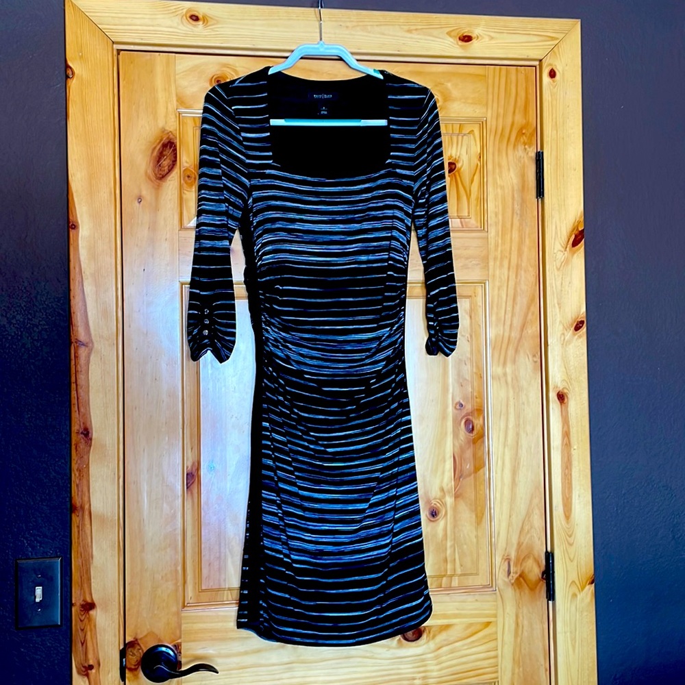 White House Black Market fitted dress with side and sleeve ruching, size small